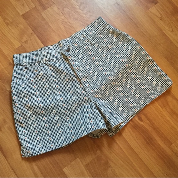 Vintage High Waist Shorts - Picture 2 of 6