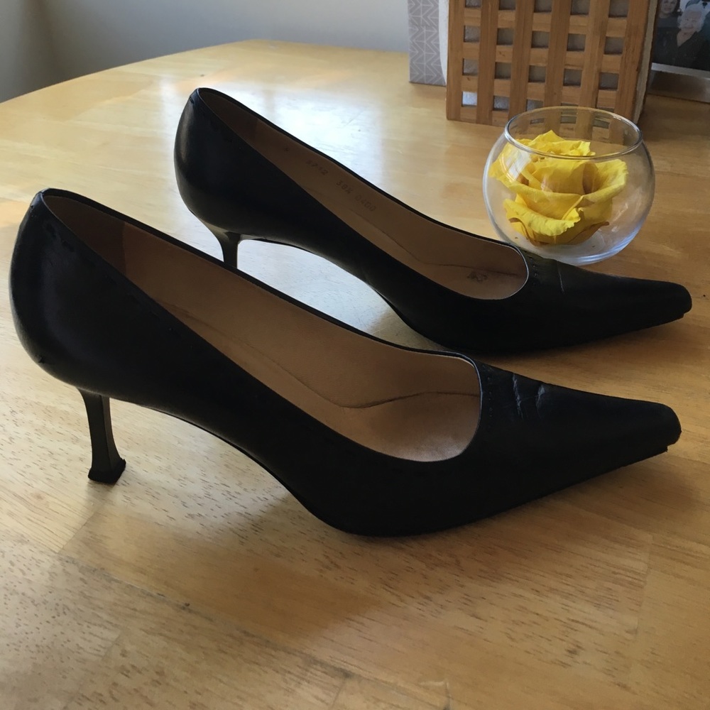 ⭐️LAST CALL- DONATING ⭐️ St. John Leather Heels