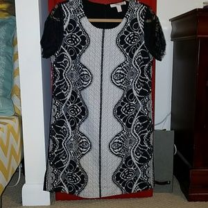 Lace detail shift dress