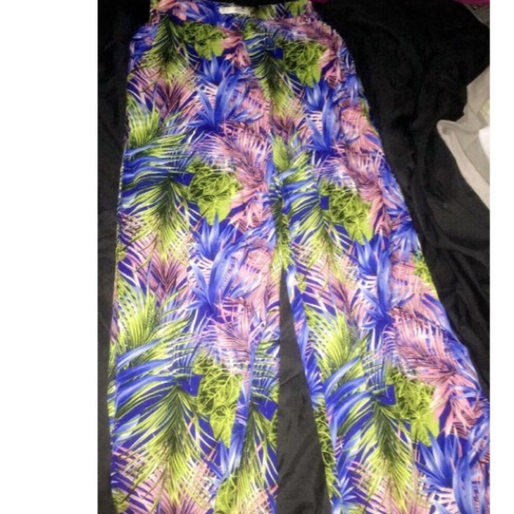 Grifflin Paris inverted tropics flowy pants