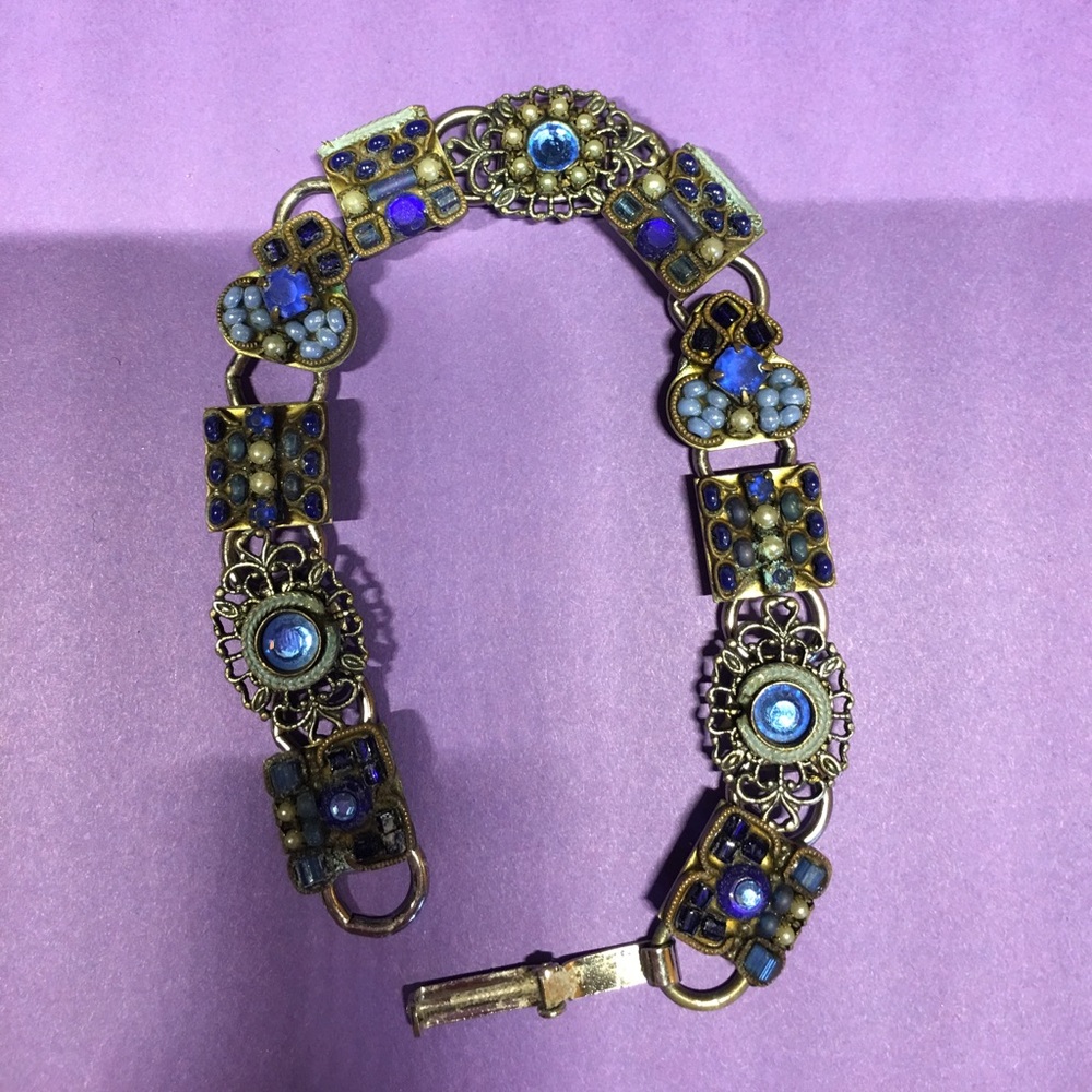 Blue/silver beaded bracelet