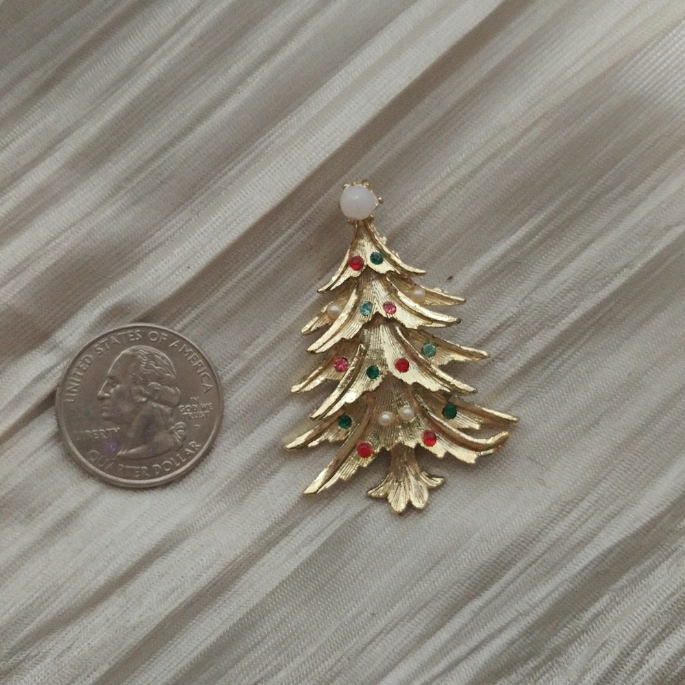 Vintage Christmas Tree Brooch/Pin