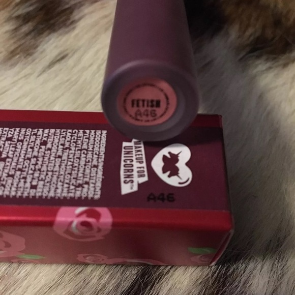 Lime Crime Velvetines Liquid Matte Lipstick - Picture 2 of 4