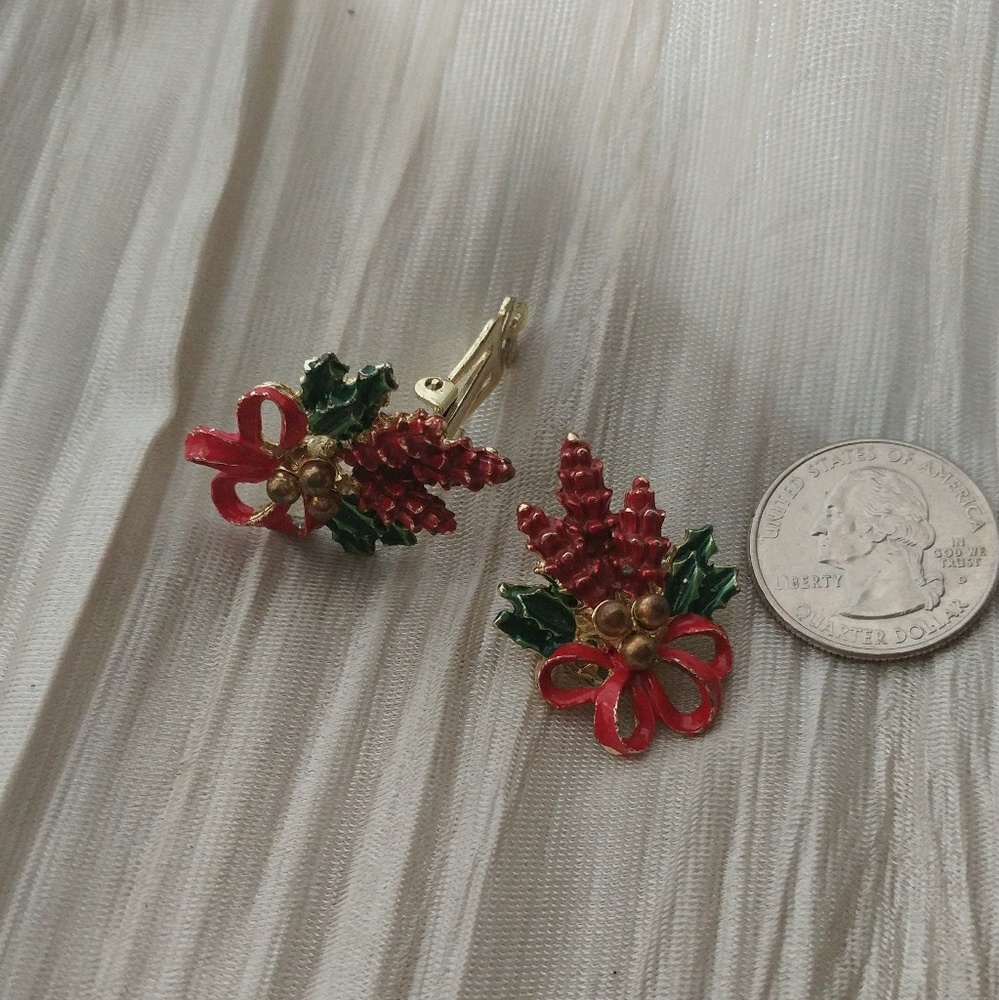 Vintage costume jewelry poinsettia clip-ons