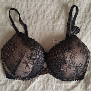 NWT Bombshell Black Lace Crochet Fishnet Bra 32D