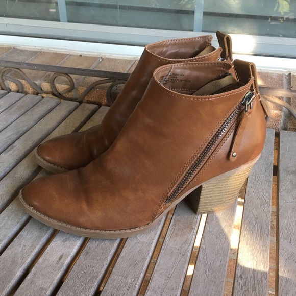 ❤️SOLD❤️DV Dolce Vita For Target Brown Ankle Boot - Picture 2 of 8