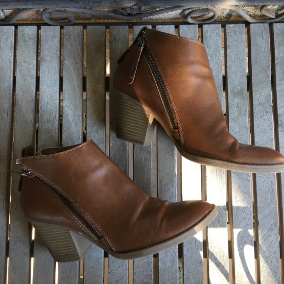 ❤️SOLD❤️DV Dolce Vita For Target Brown Ankle Boot - Picture 4 of 8