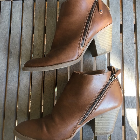 ❤️SOLD❤️DV Dolce Vita For Target Brown Ankle Boot - Picture 5 of 8