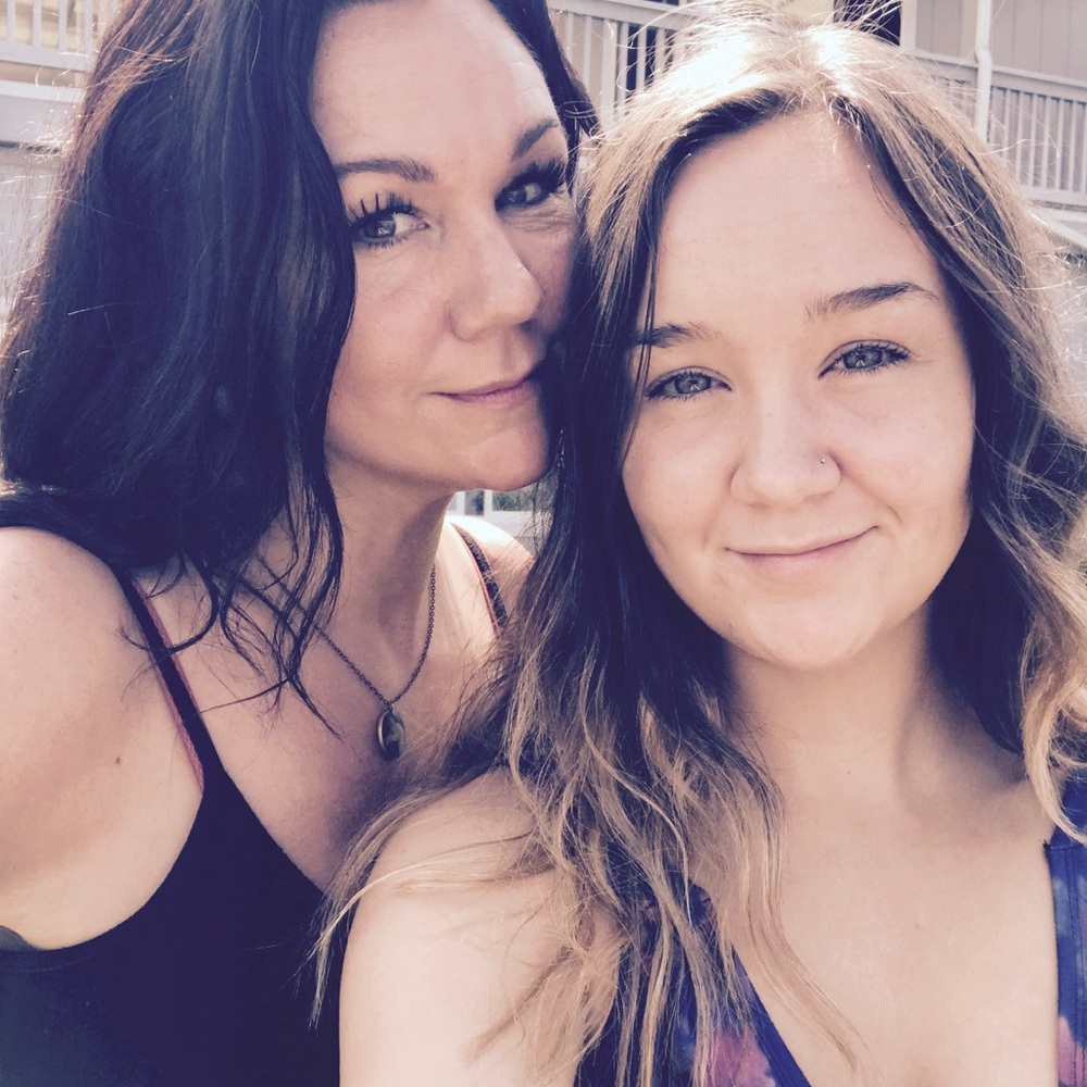 Meet your Posher, Holly