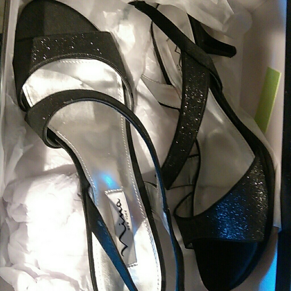 Low heel shoes
