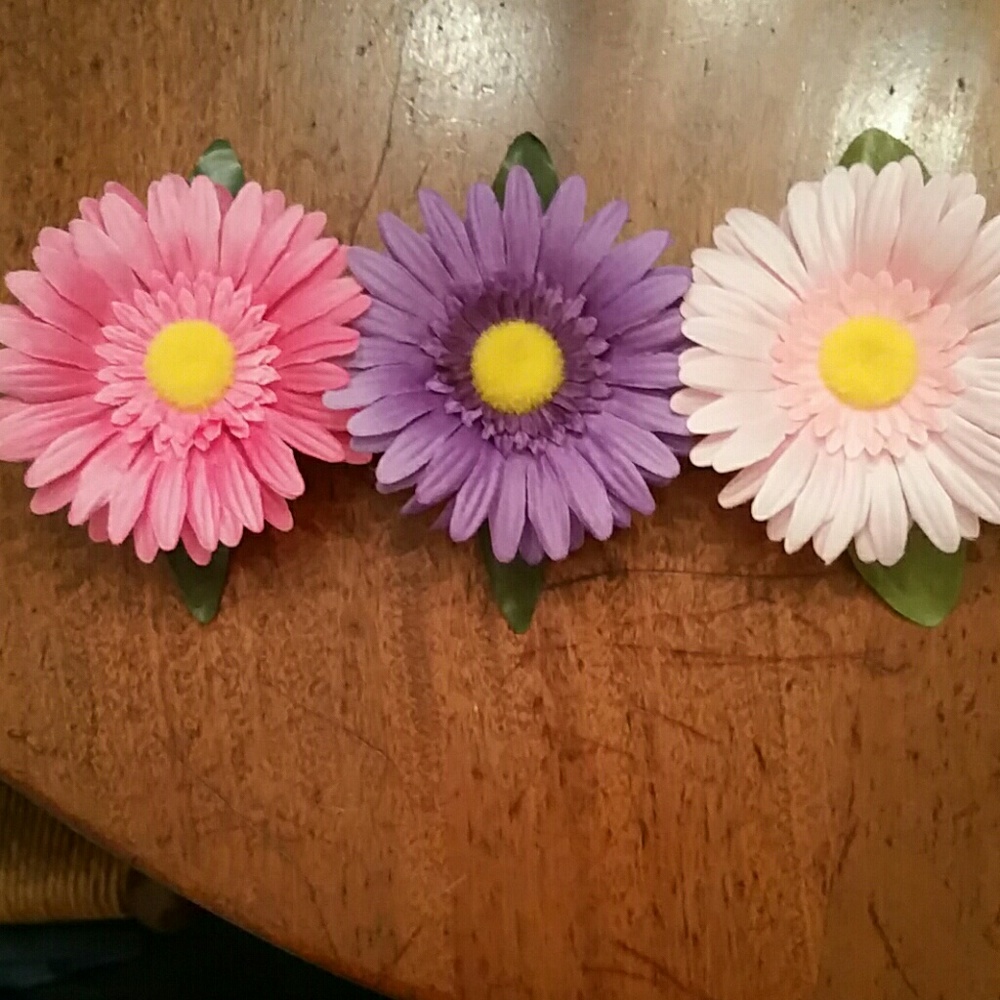 Handmade flower hair clips