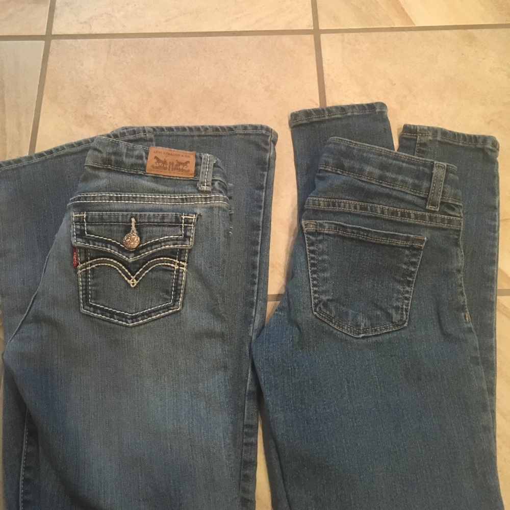 Girl size 10 Levi n size 10 Arizona jeggings.