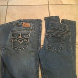 Girl size 10 Levi n size 10 Arizona jeggings.