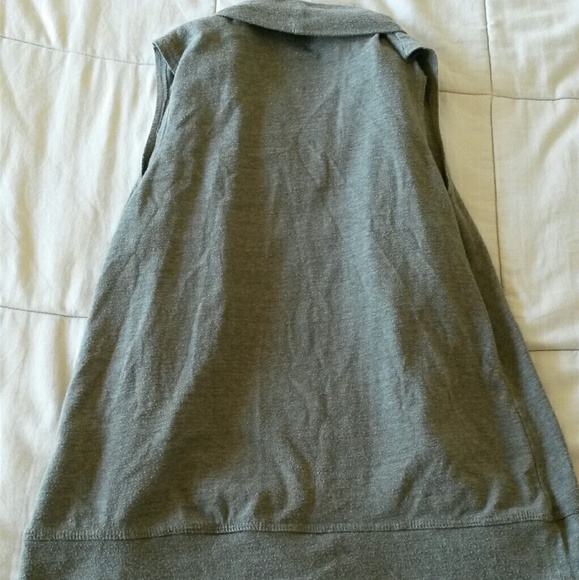 ๐ Sleeveless vest cardigan khaki green small - Picture 2 of 4