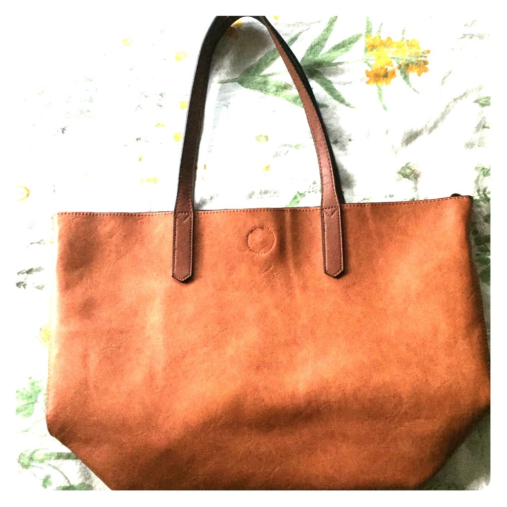 Italian leather tote never used