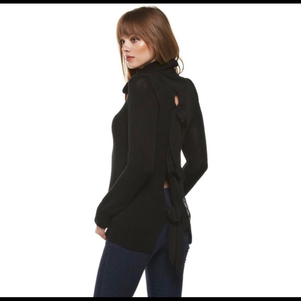 NEW IN STOCK 🍁🍂 Fall Sweater w ribbon detail