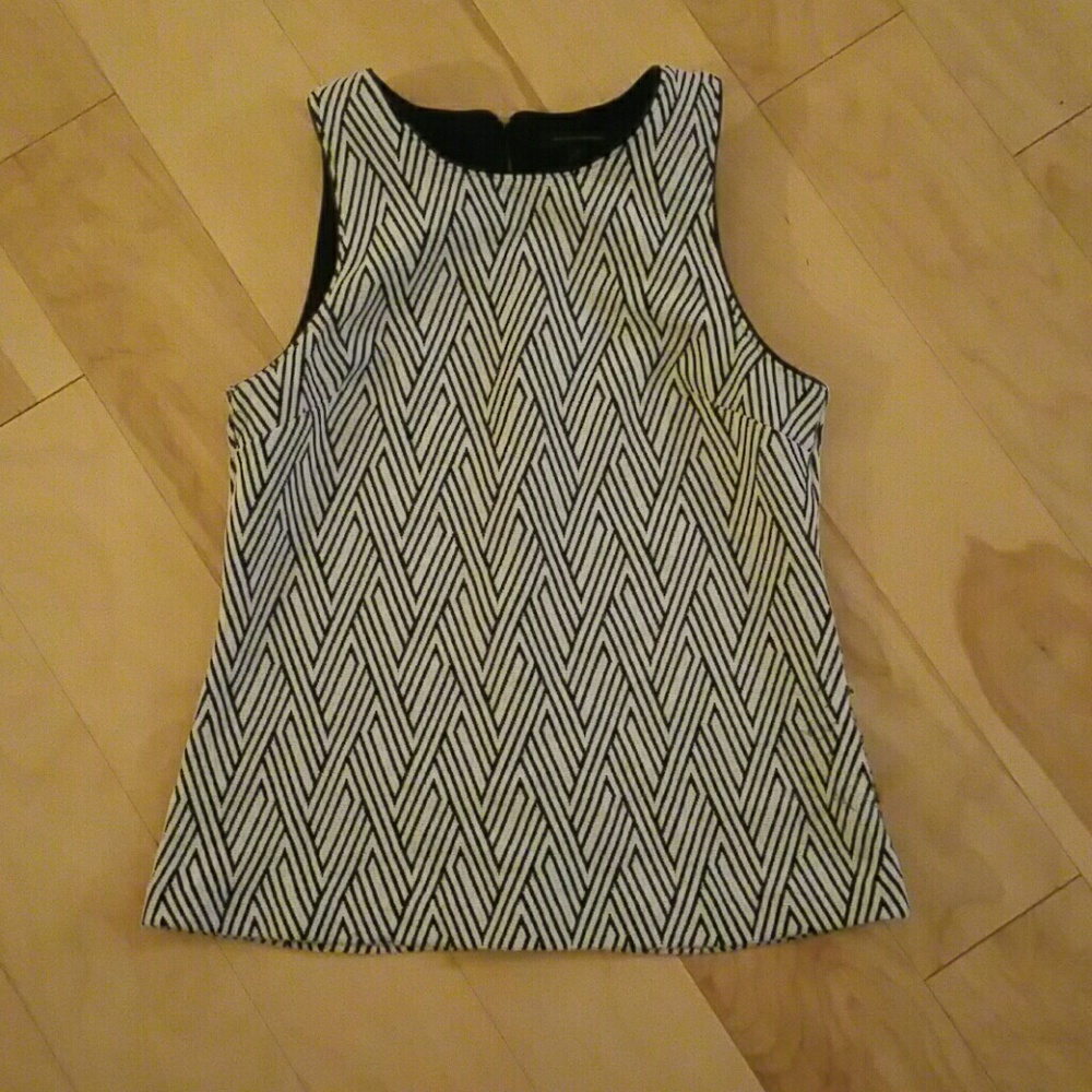 B &W layering tank top