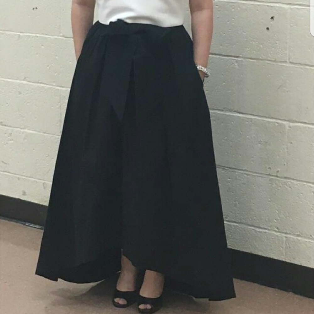 Final drop..Eliza J tafetta ball gown skirt