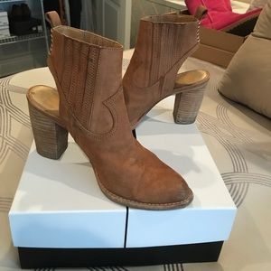 Camel ankle boot! Camel ankle boot!