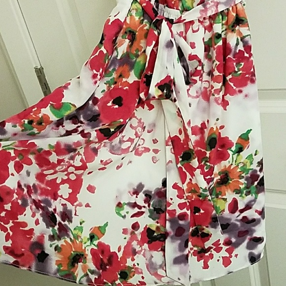 Express Floral Ruffle Dress - Picture 3 of 6