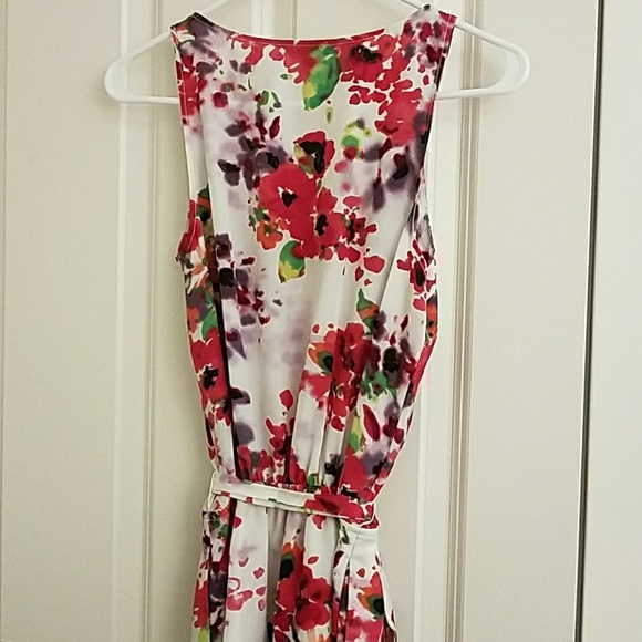 Express Floral Ruffle Dress - Picture 4 of 6