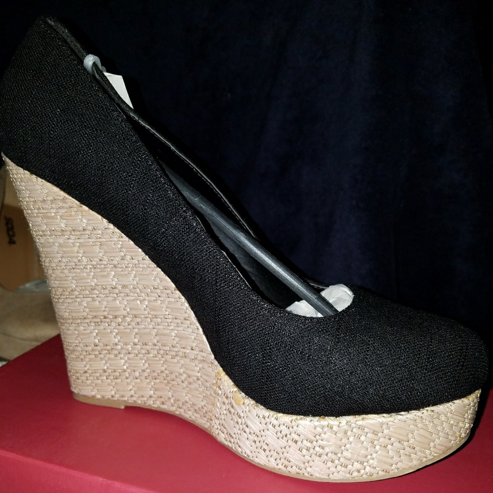 New in Box- Black Linen Platform Wedges