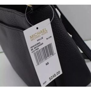 Michael KORS Black Hallie crossbody/msgr Handbag