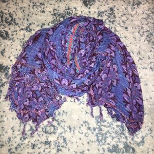 Patterned Thin Scarf