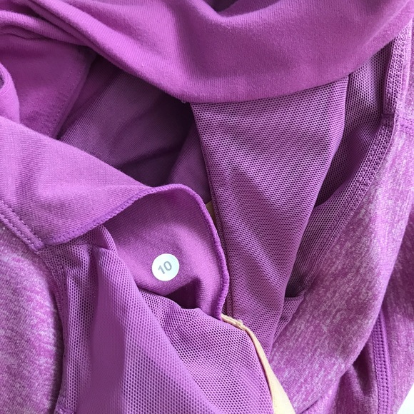 ❌SOLD❌ Lululemon Scoop Tank Heathered Ultraviolet - Picture 6 of 7