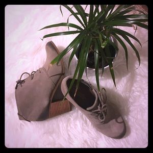Toms Lunata Lace-up Boot in Desert Suede Toms Lunata Lace-up Boot in Desert Suede