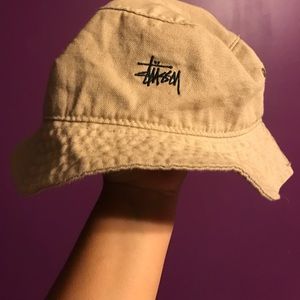 Stussy bucket hat