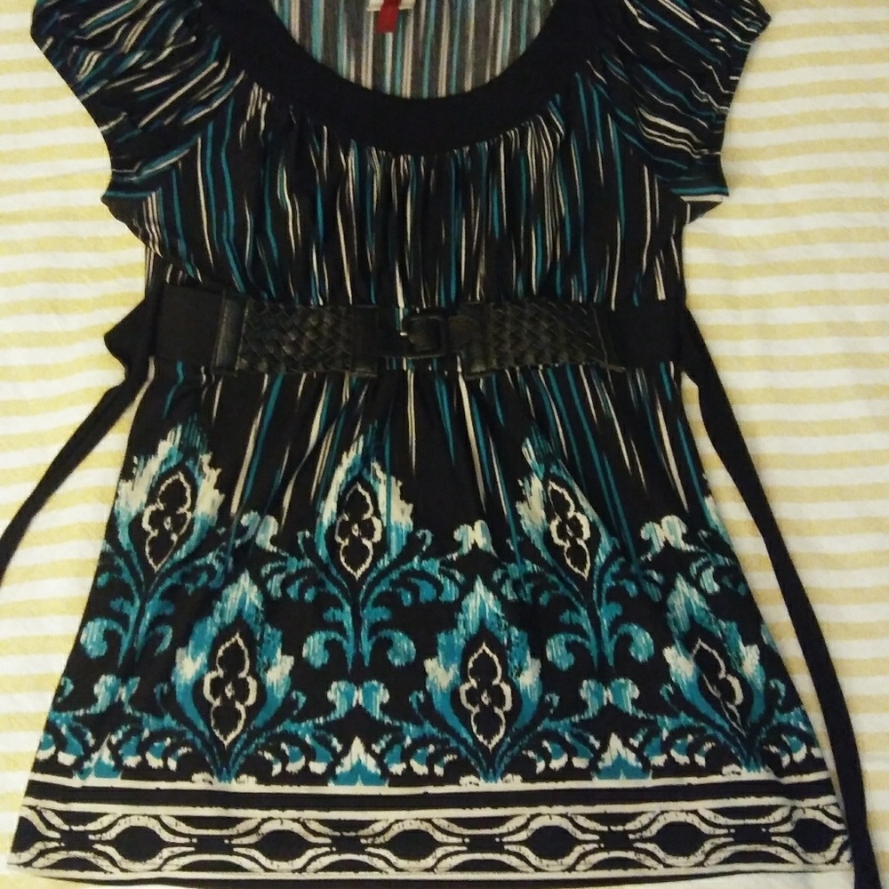 Beautiful belted tie-back shirt