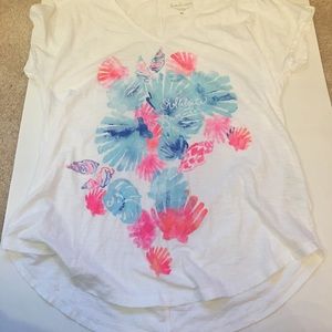 Lilly Pulitzer V neck shirt Lilly Pulitzer V neck shirt