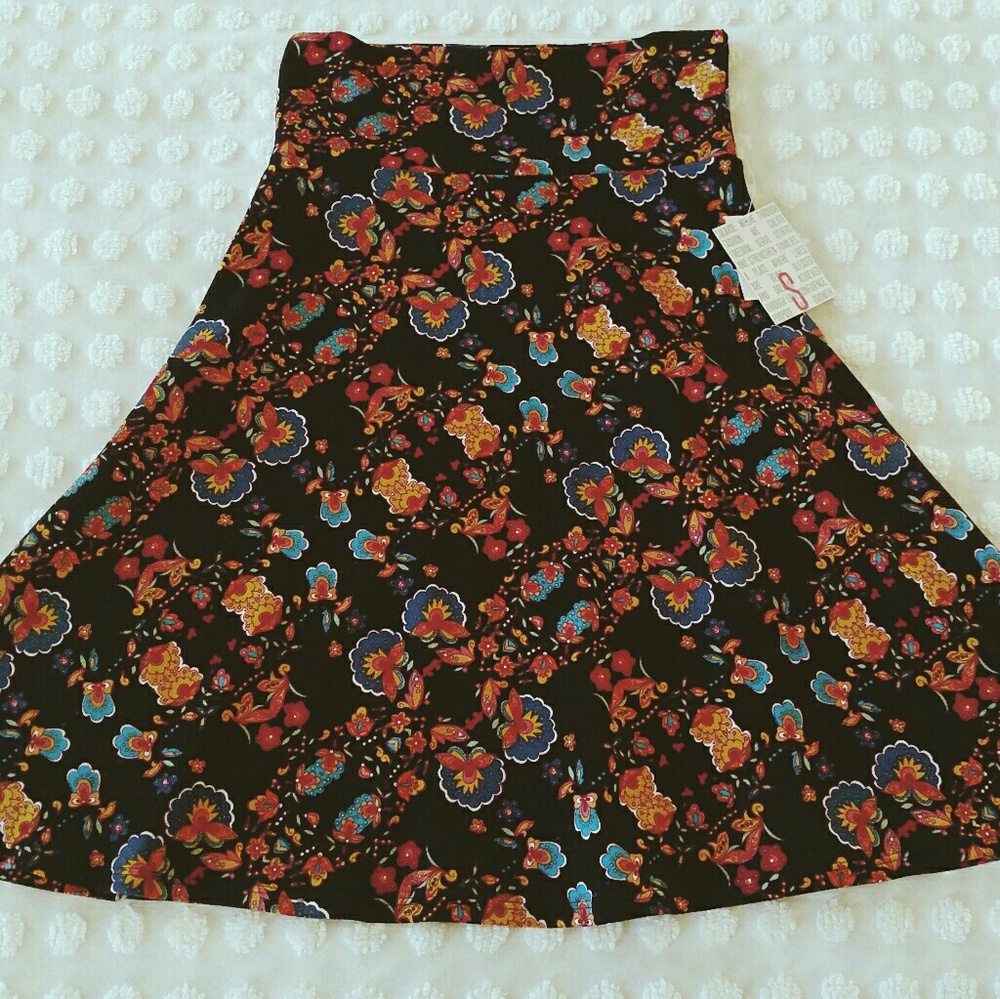 NWT Lularoe Azure Black Fall Pattern Small
