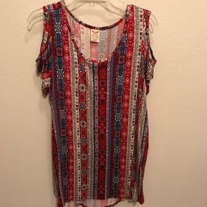 Cold shoulder detail tunic