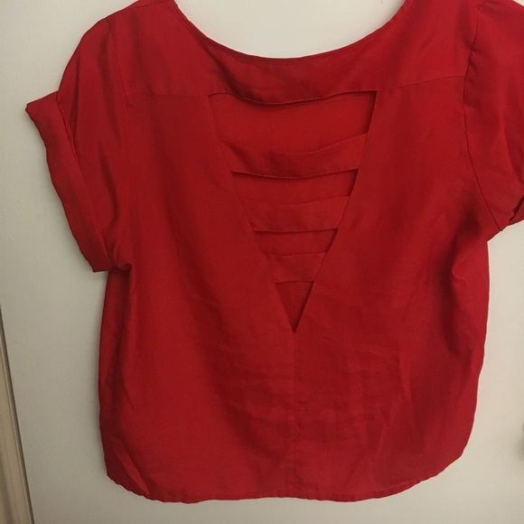 Classic red top - Picture 2 of 3