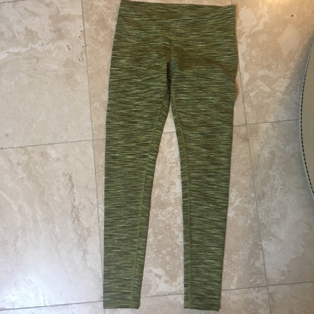 ALO sz MED leggings, EUC