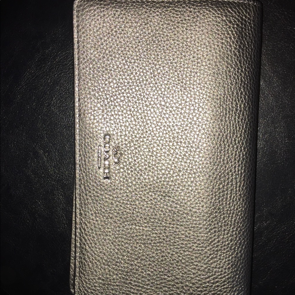 Coach cross body purses that double as a wallets