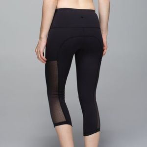 Lululemon Hot to Street Crop 21" Black 10