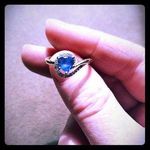 Size 7 sapphire and diamond mixed gold ring