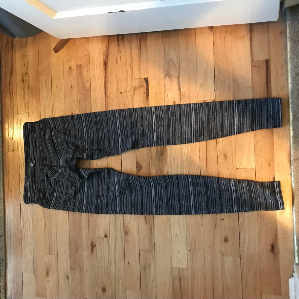 SALELululemon Grey Cyber Stripe Wunder Under Pants - Picture 4 of 5