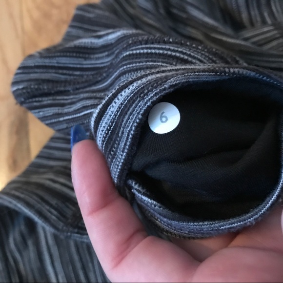 SALELululemon Grey Cyber Stripe Wunder Under Pants - Picture 3 of 5