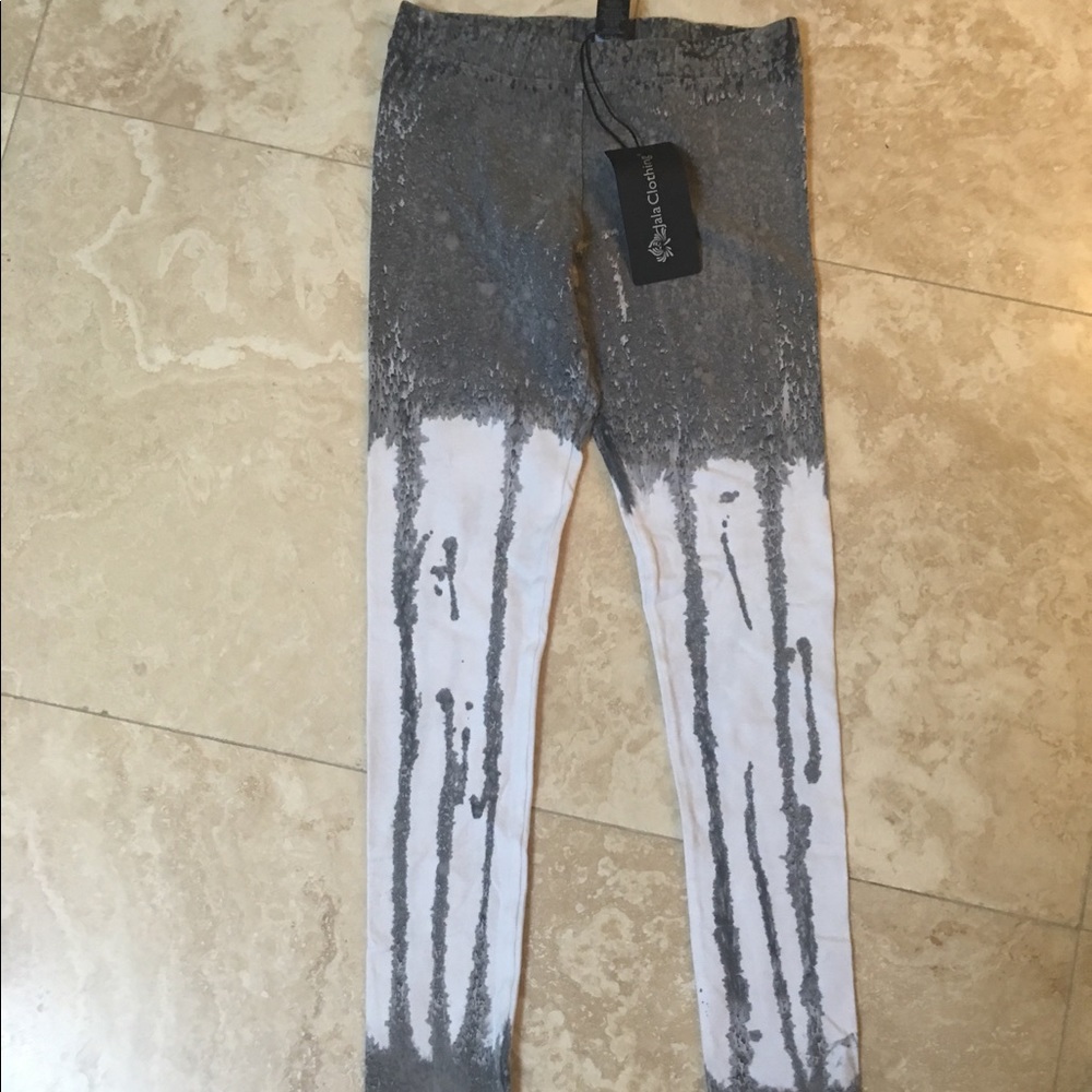 NWT Small JALA long leggings