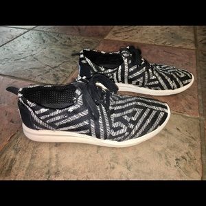 Toms Sneakers