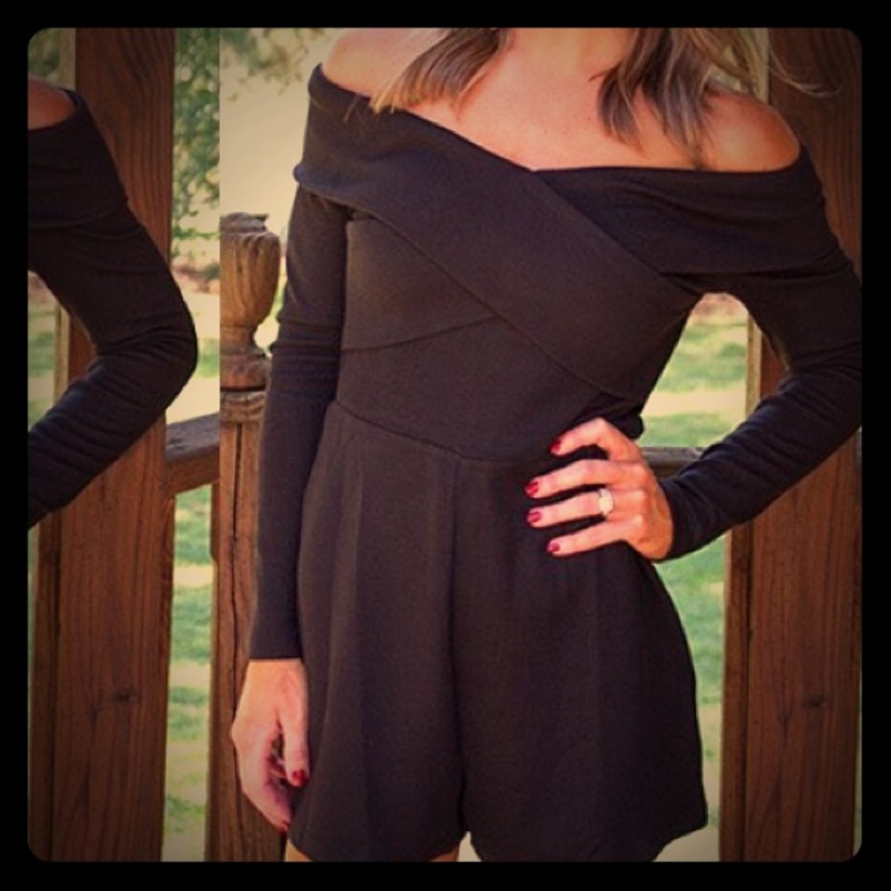 Off the Shoulder Criss Cross Romper