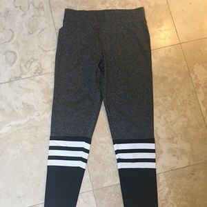 NWOT sz Sm "bombshell" pattern leggings