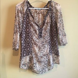Three quarter length floral shirt Three quarter length floral shirt