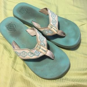 🚨SPRING CLEANING SALE 🚨Used reef sandals