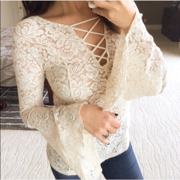 Romeo & Juliet Couture Tops - Romeo + Juliette bell sleeve lace top