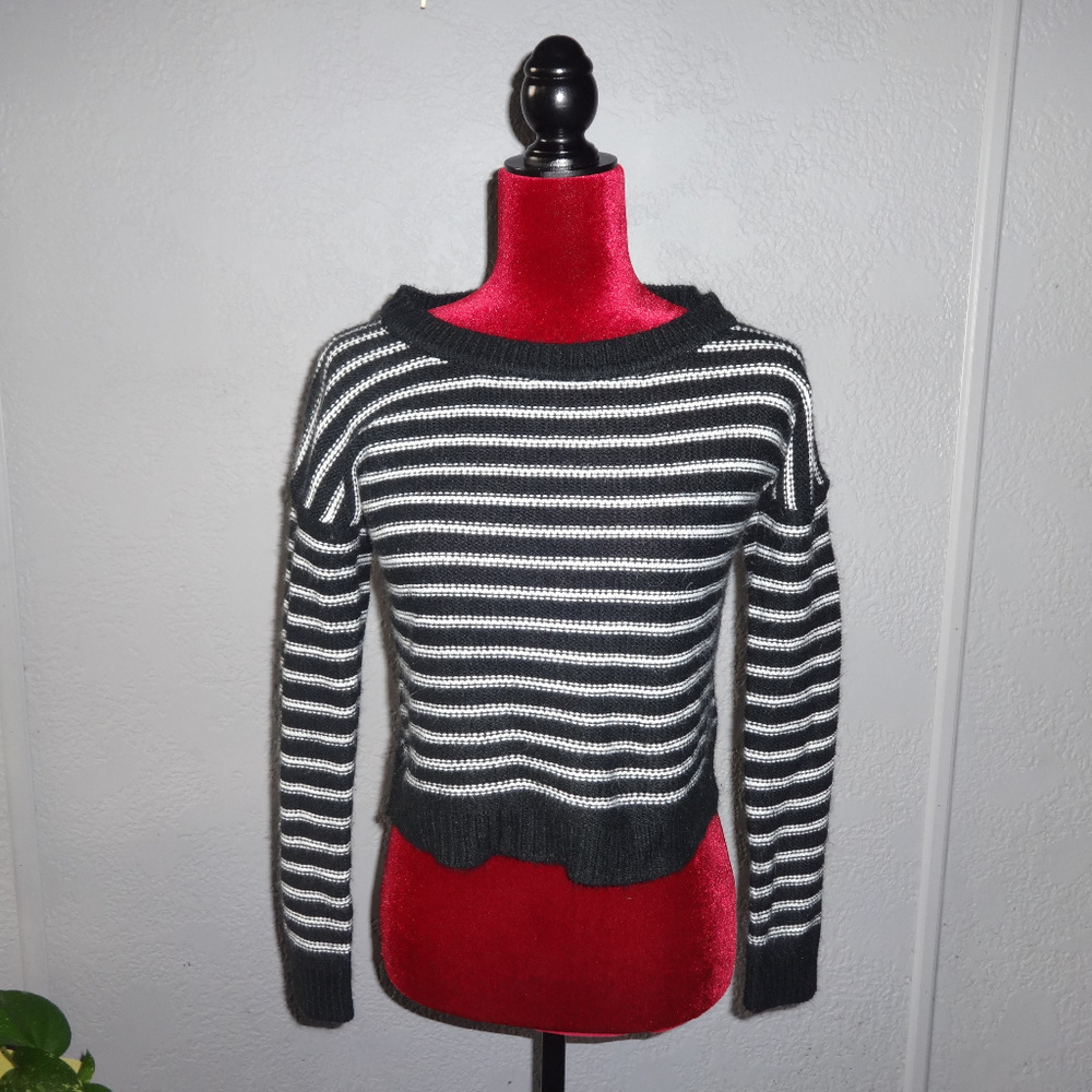 Derek Heart Black White Cropped Sweater Size Small